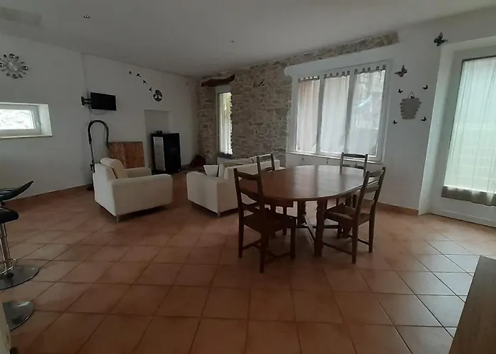 Appartemment Situé A Les Bains