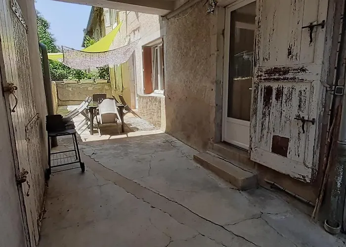 Appartemment Situé A Les Bains Lacaune