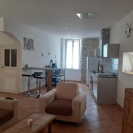 Appartemment Situe A Les Bains 아파트