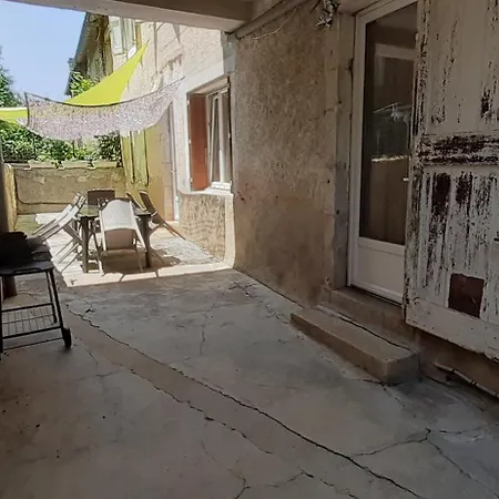 Appartemment Situé A Les Bains Lacaune